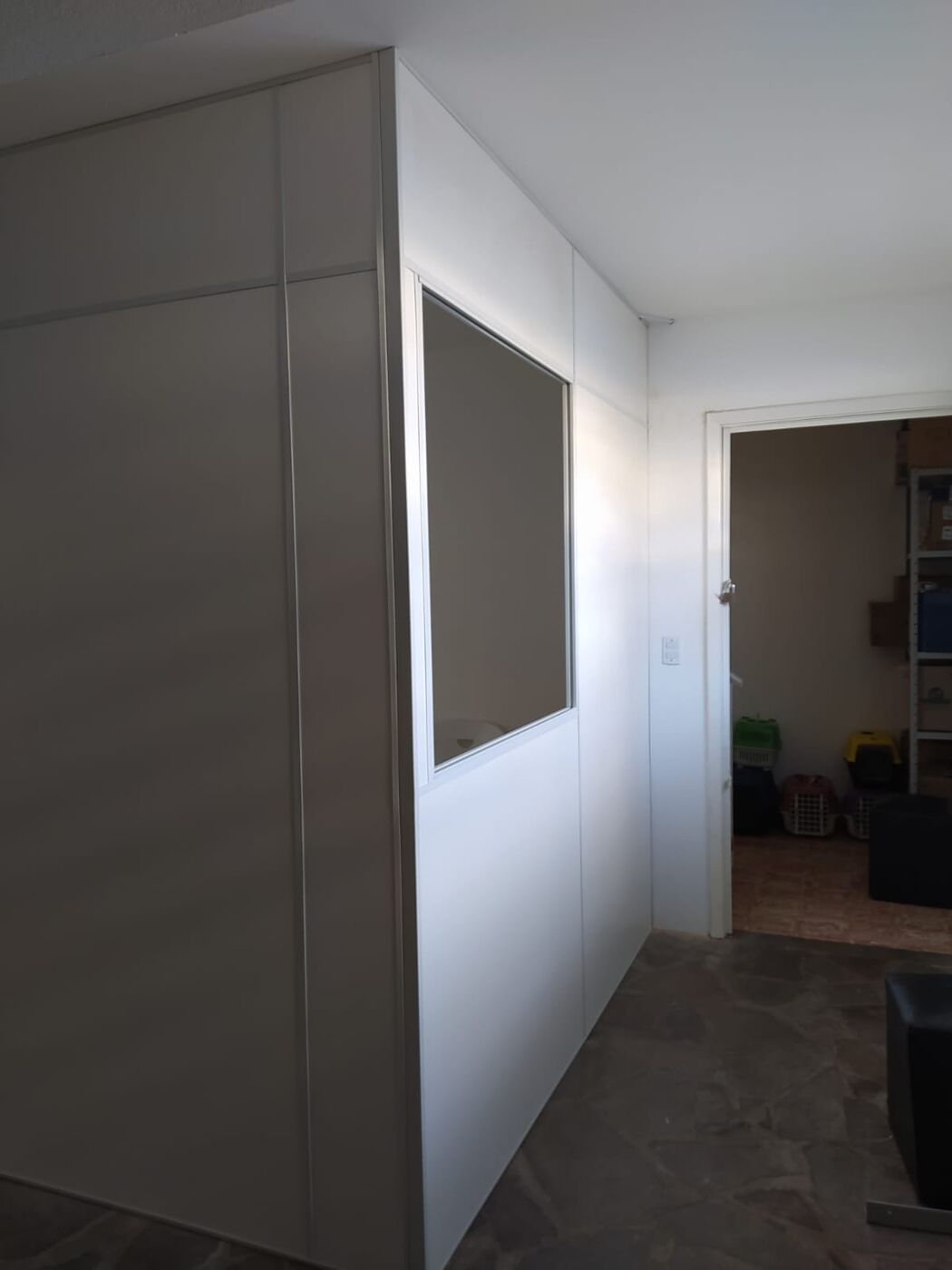 Divisória com portas
